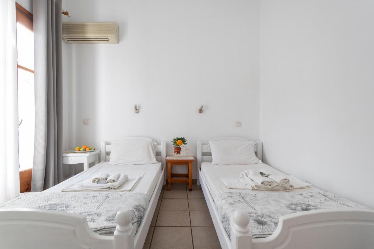 Отель Unforgettable Return To Timeless Spetses Экстерьер фото